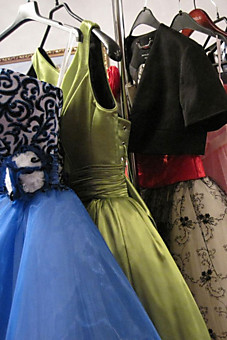 АРЕНДА и продажа костюмов и платьев АРЕНДА и продажа костюмов и платьев